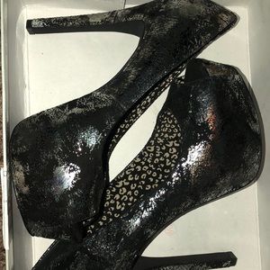 Peep toe cute Heel will make a basic dress pop